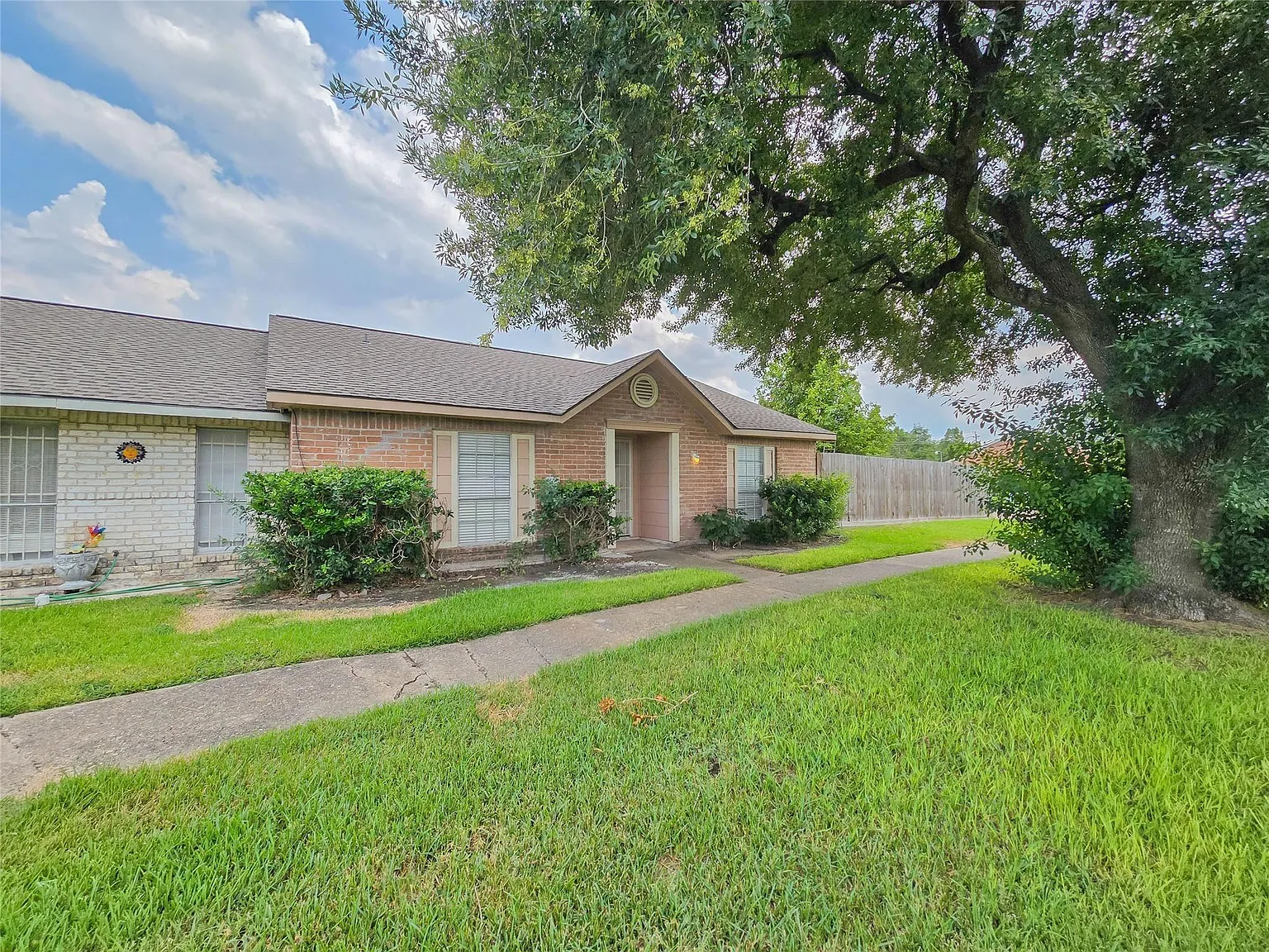 3 bed, 2.0 bath, 1280 sqft, $1,700 — Photo 2