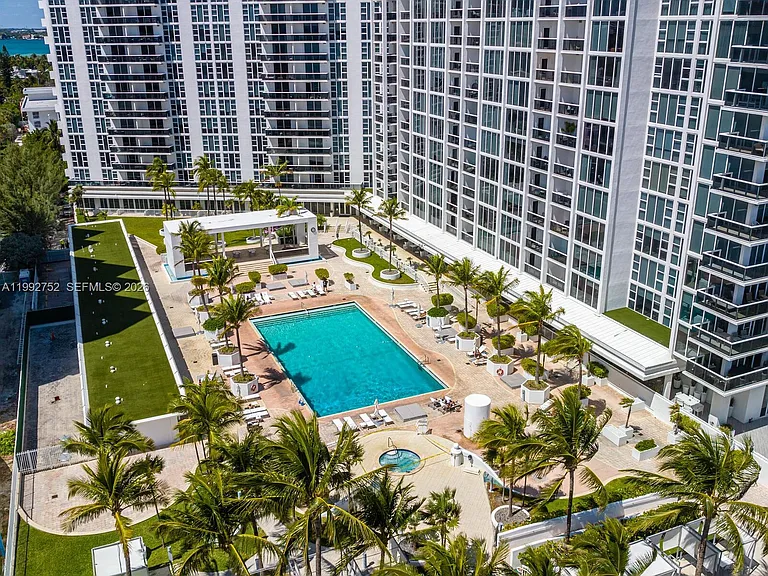 10275 Collins Ave #1107 — Photo 30