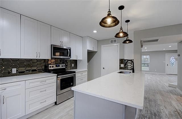 1st image of 6632 E Hill Dr