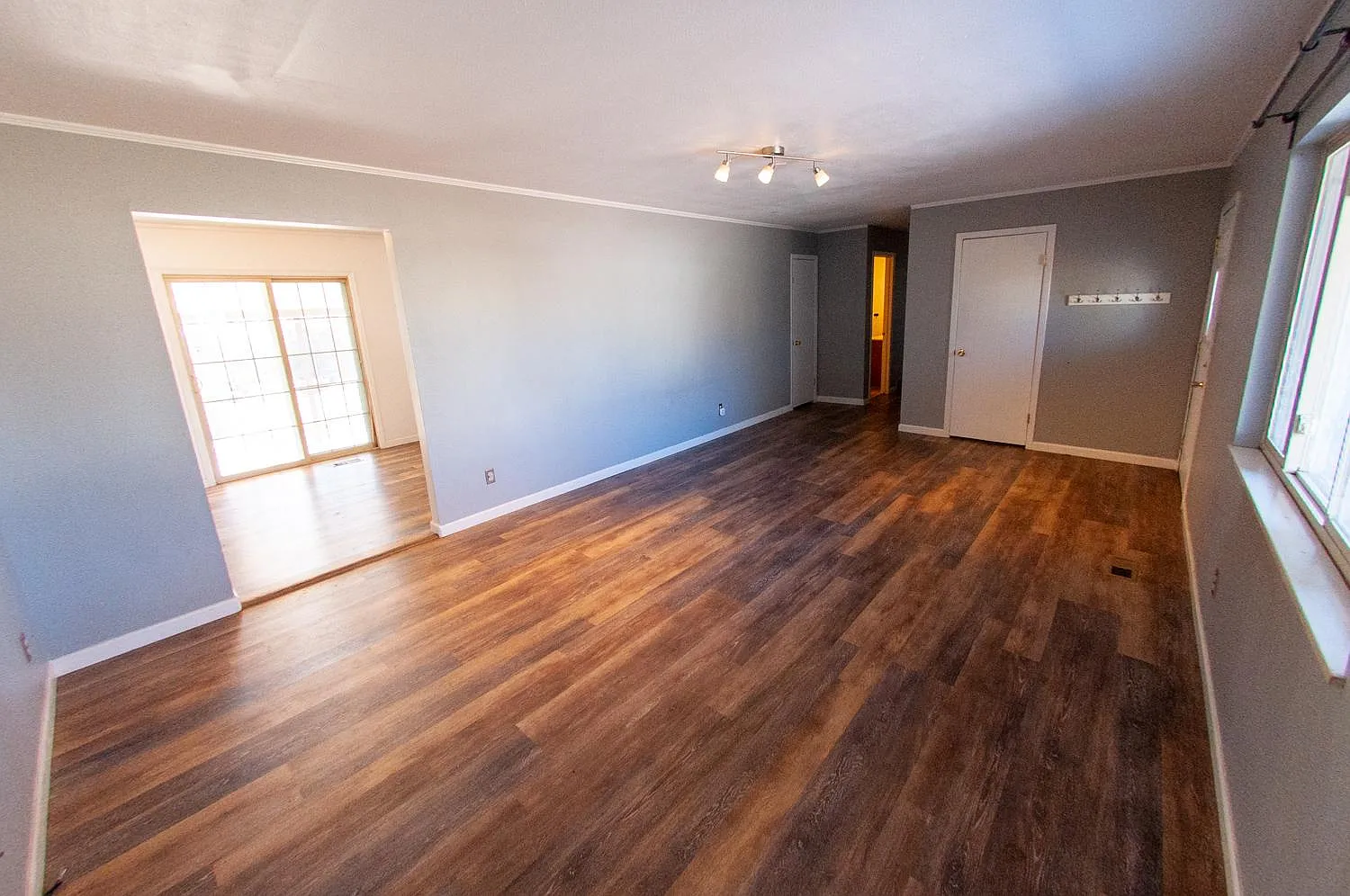 3 bed, 1496 sqft, $1,800 — Photo 4