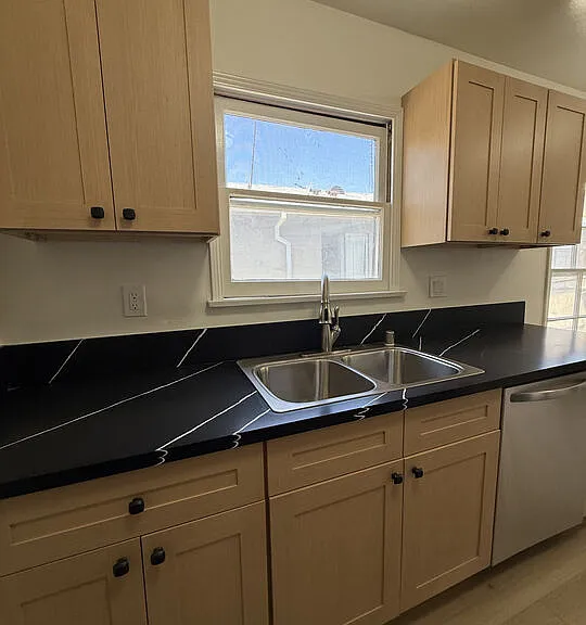 1154 N Orange Grove Ave #1/2 — Photo 6
