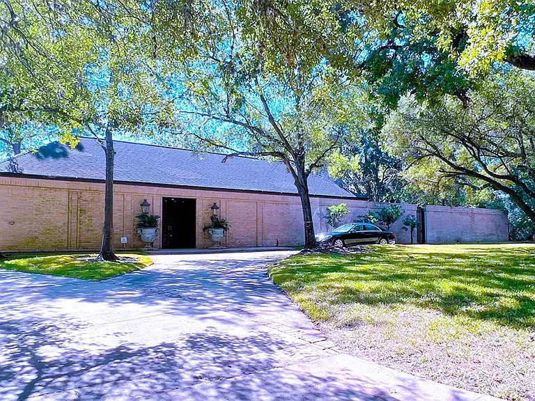 19 Windermere Ln — Photo 2