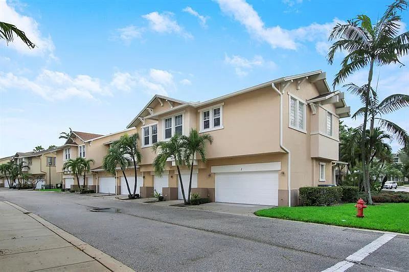 2 bed, 2.0 bath, 1357 sqft, $2,850 — Photo 1