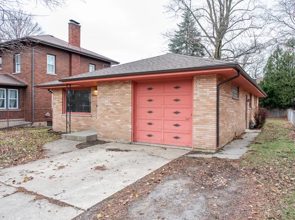 1023 Hickory St, Waukegan, IL 60085