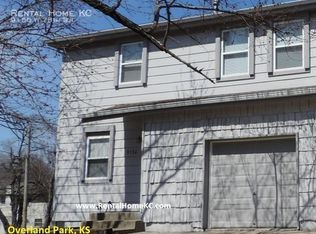 9156 W 78th Ter, Overland Park, KS 66204