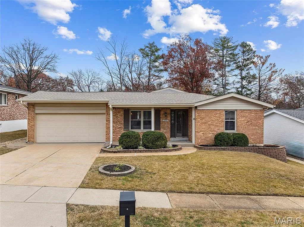 4929 Milsmar Dr photo 1
