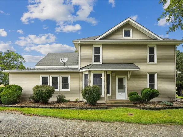 2275 59th Street Dr, Vinton, IA 52349