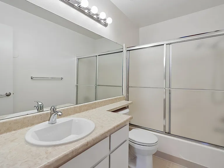 34-web-or-mls-Wisteria St 10-S1807-032