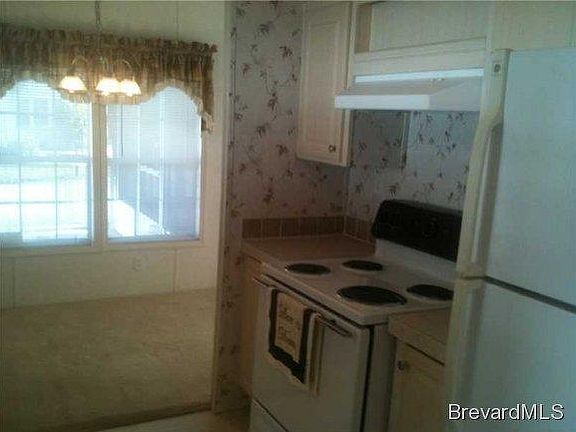 3rd image of 887 Cashew Cir