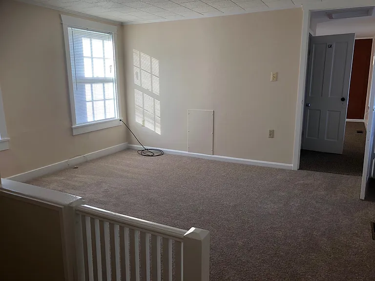 164 S River St #B — Photo 13