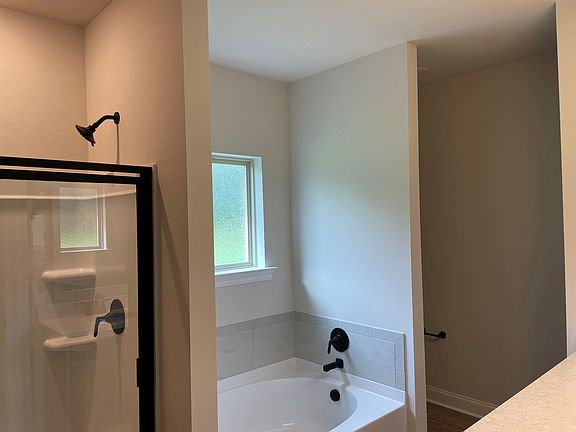 5th image of 393 Rue Evangeline