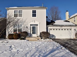 208 Valley View Dr, St Charles, IL 60175