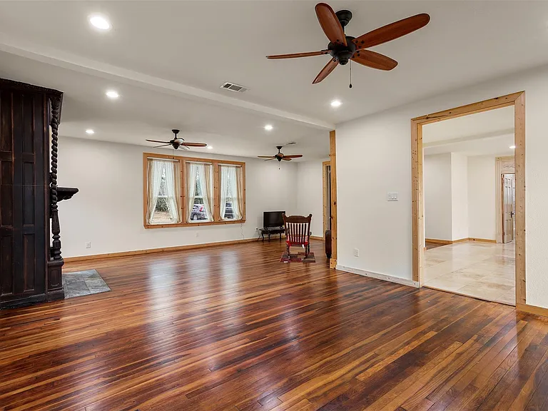 9009 Lazy Ln — Photo 11