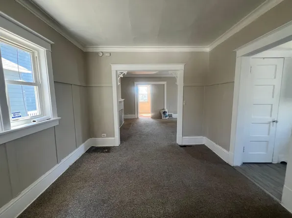 319 W Columbia Ter, Peoria, IL 61606