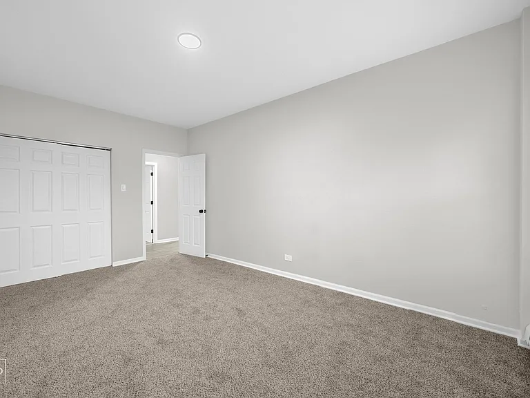 7316 S Jeffery — Photo 6