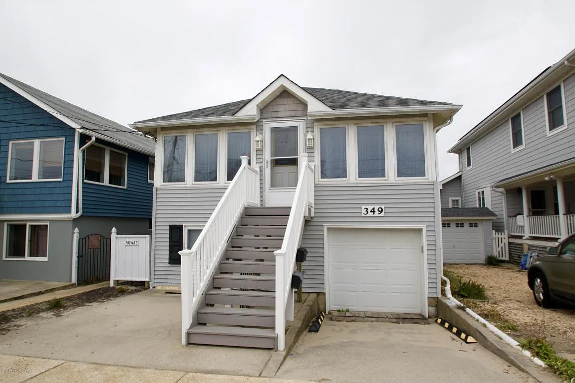 349 1st Ave photo 1