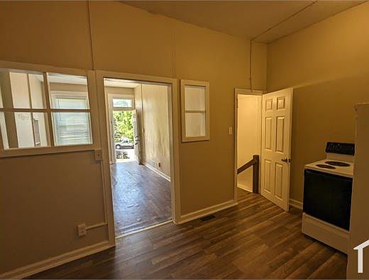 3rd image of 3615 Alberta St APT 1S