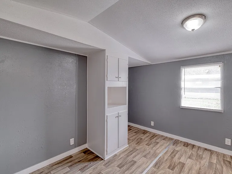 1129 Merners Trl — Photo 8