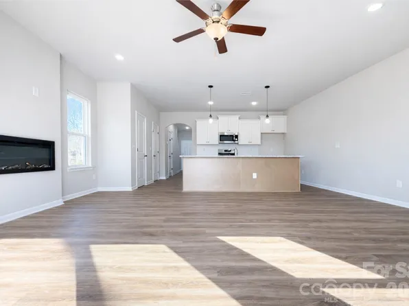 3111 Aberleaf Ln, Charlotte, NC 28227