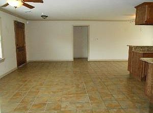 4th image of 1802 Highland Dr