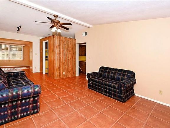 4th image of 2115 Ivy Pl