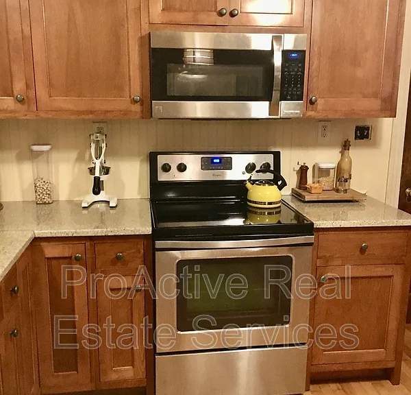 1300 Elk Ave — Photo 6