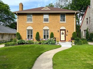 2513 N 81st St, Wauwatosa, WI 53213