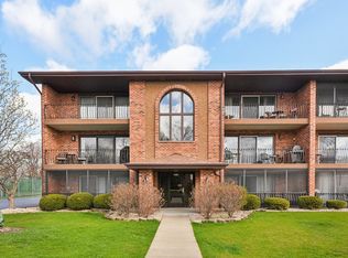 8218 Cobblestone Dr APT 3D, Palos Hills, IL