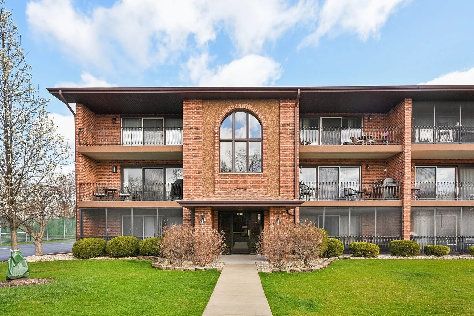 8218 Cobblestone Dr APT 3D photo 1