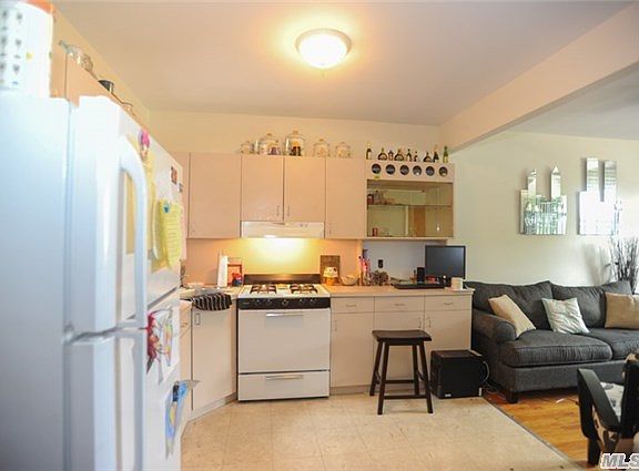 3rd image of 20510 48th Ave