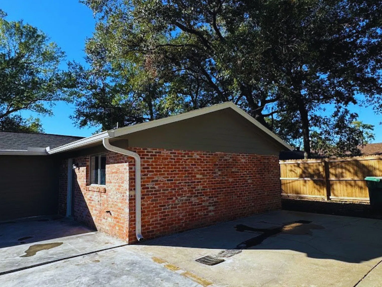 2 bed, 1.0 bath, 900 sqft, $900 — Photo 3