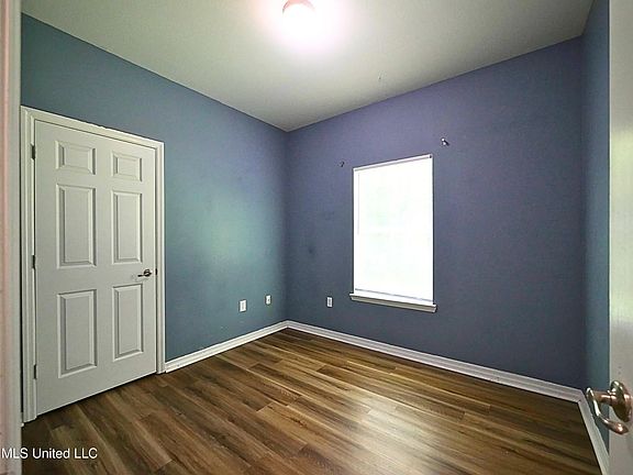 5th image of 7329 Bayside Dr