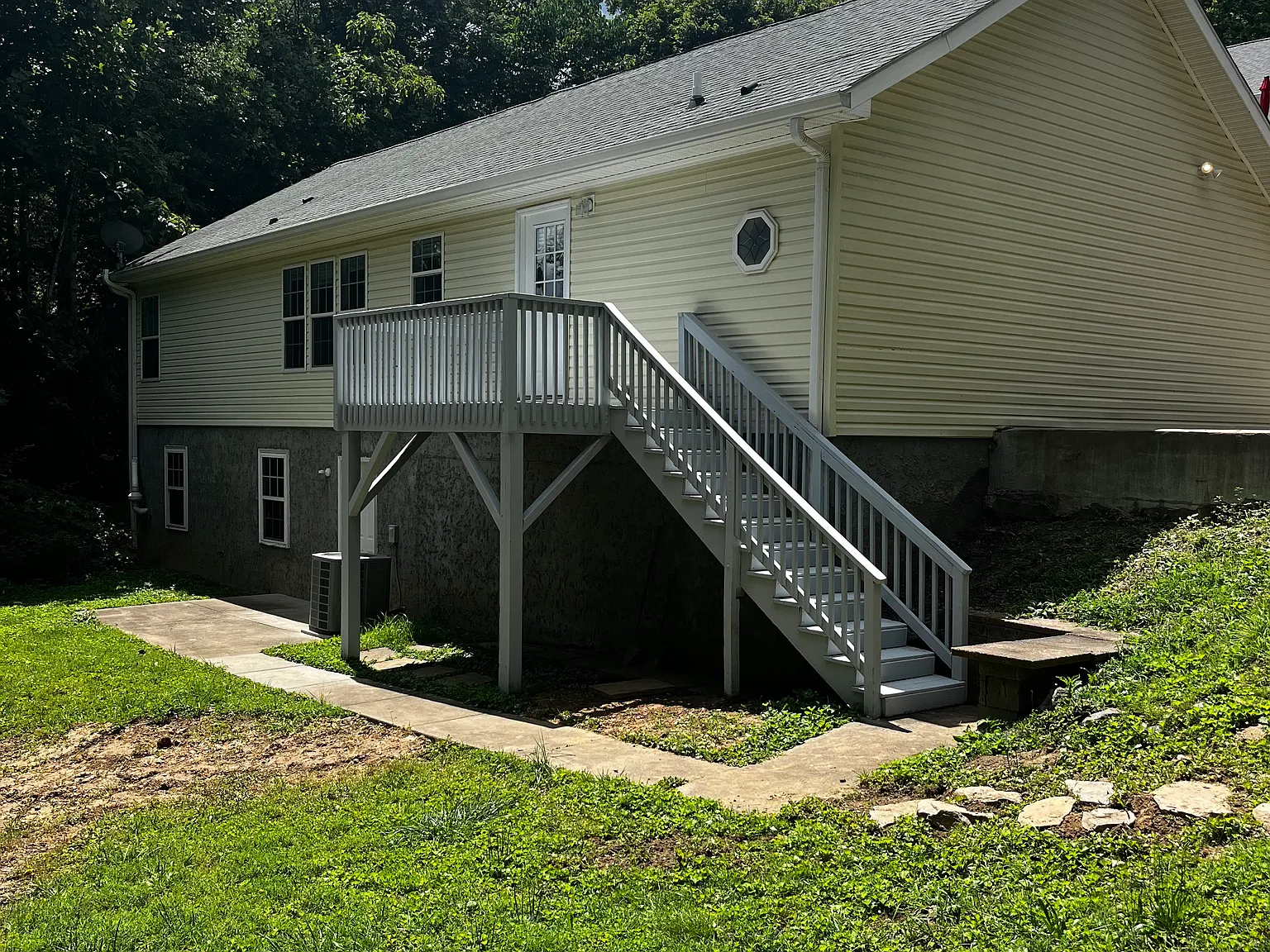 123 Kent St — Photo 2