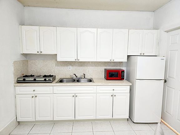 4th image of 25911 SW 133rd Ct