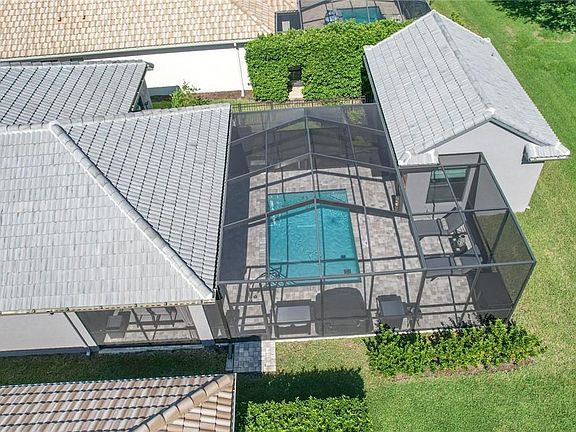 3rd image of 1729 W Laurel Glen Path