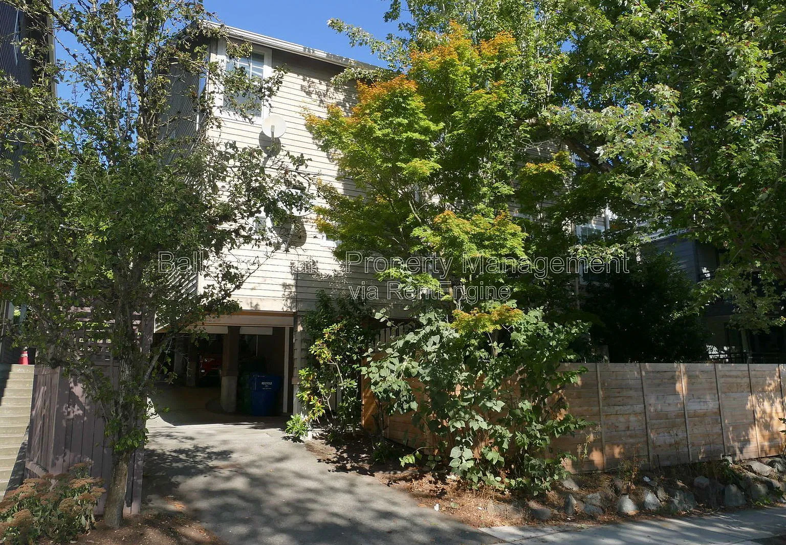 3 bed, 3.5 bath, 1760 sqft, $3,950 — Photo 2