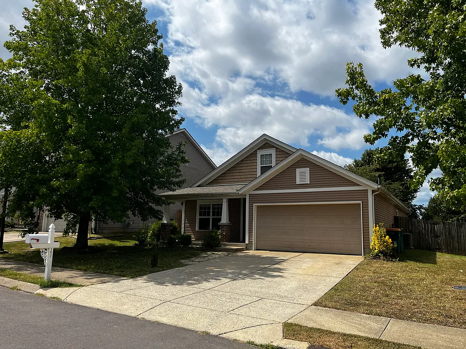 1017 Lexington Farms Dr