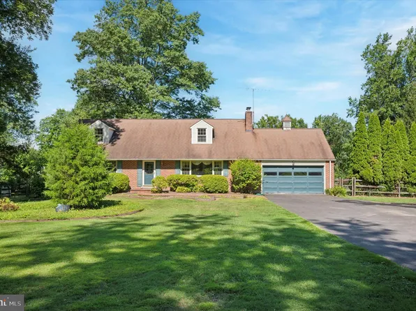 330 Chestnut Ln, Ambler, PA 19002