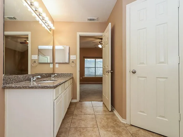16707 Great Oaks Glen Dr — Photo 15