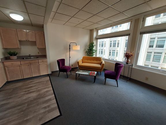 5th image of 523 Pine St #606