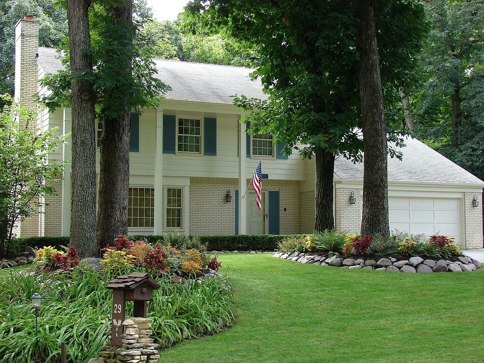 1st image of 31 Braeburn Dr