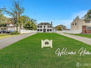 101 W Hill Rd, Colonia, NJ 07067