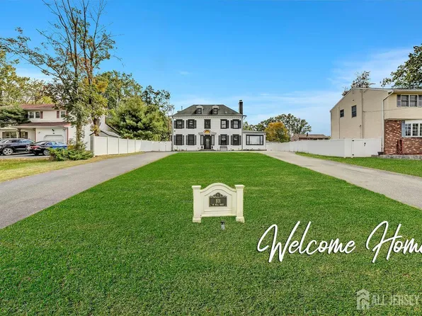 101 W Hill Rd, Colonia, NJ 07067