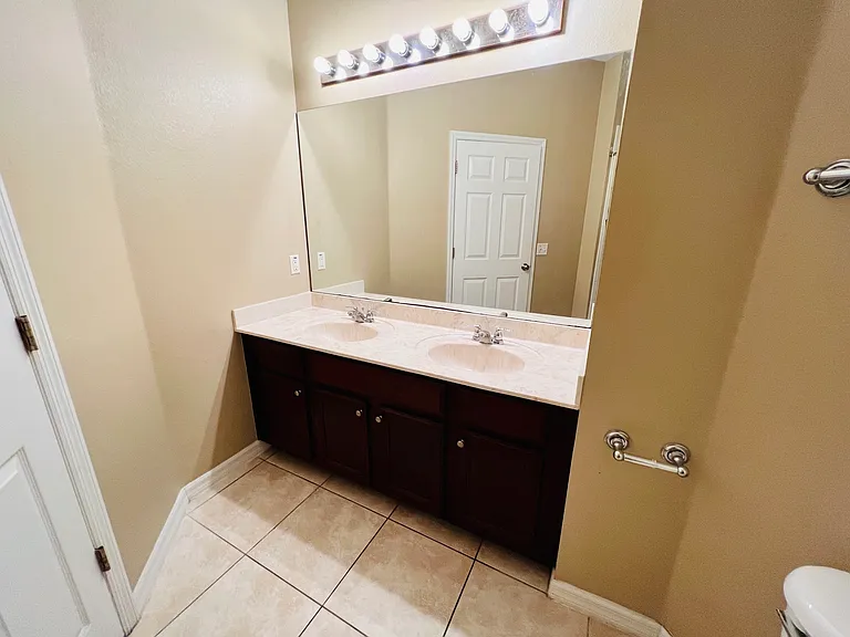 365 James Cir — Photo 11