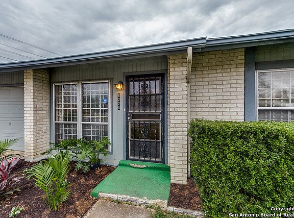 4th image of 8223 Glen Shadow Dr