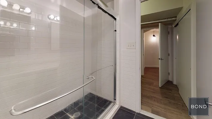Rented by Bond New York | media 5