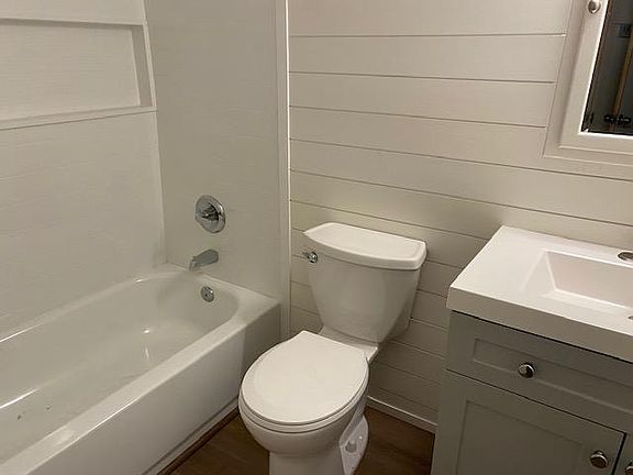 4th image of 1146 N Dresden Cir