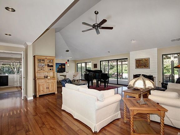 4th image of 11663 Melones Cir