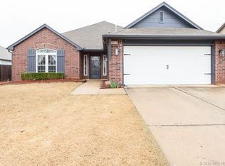 3613 S Christine Ln, Sand Springs, OK 74063