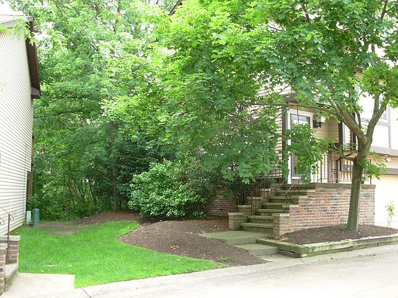 2nd image of 117 Greenbriar Ct #117